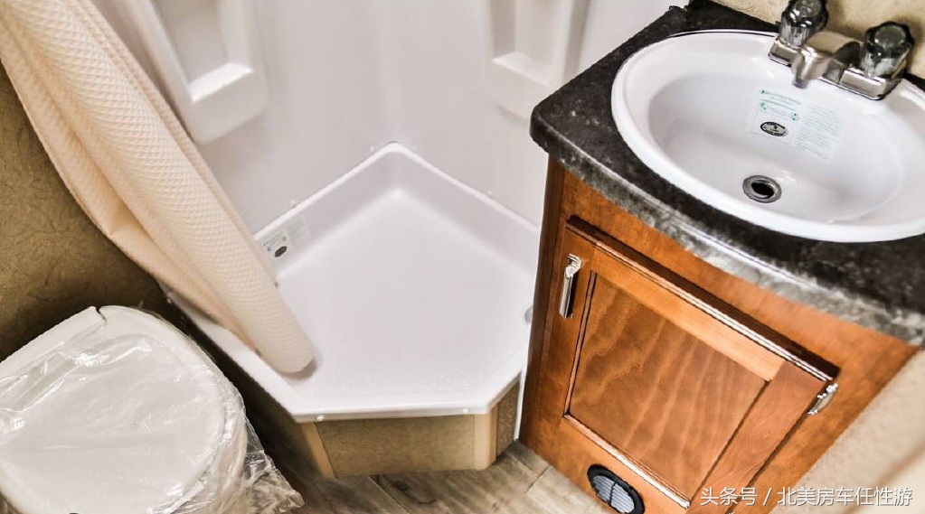 进口拖挂房车最佳车型,进口拖挂房车lance1475