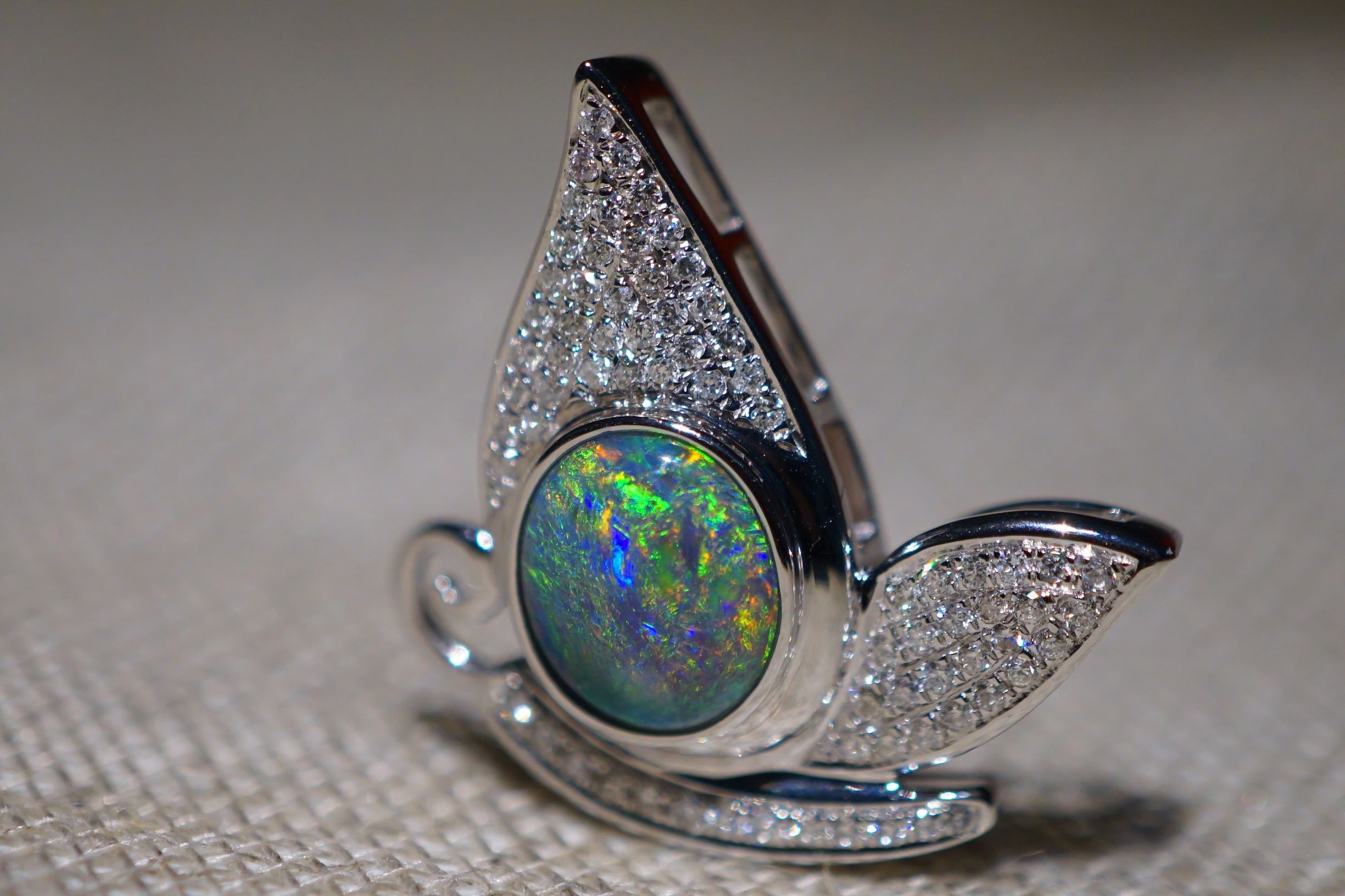 欧泊世界珠宝定制,欧泊珠宝独一无二