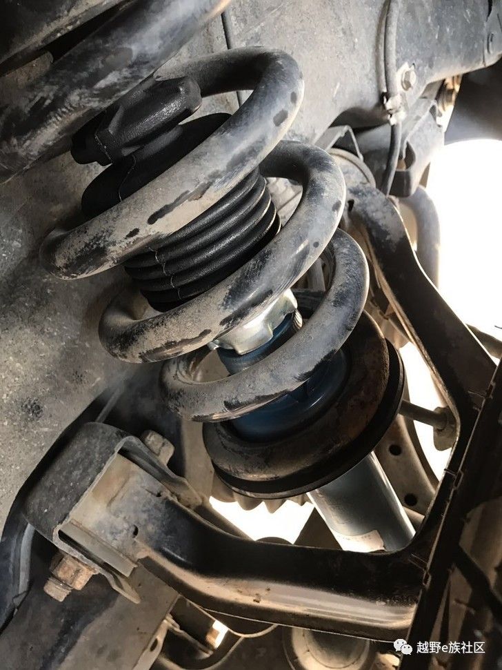 kyb黑桶和原厂的使用感受,kyb蓝桶和黄桶有什么区别