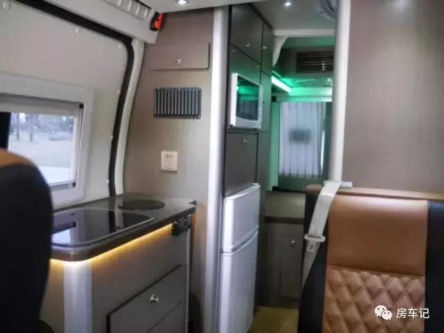 小空间大行程,大通原厂2018款b型房车体验