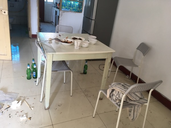 25年房龄的墙面翻新怎么做比较好,25年的老小区翻新装修