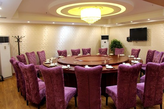 老奶奶都不扶就扶你什么梗,老奶奶不扶就服你下一句