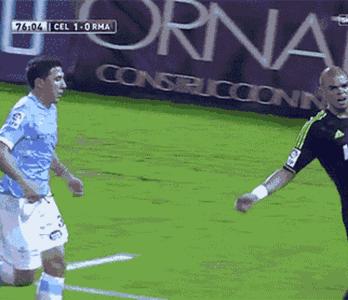 中国足球经典爆笑gif,足球gif爆笑动图