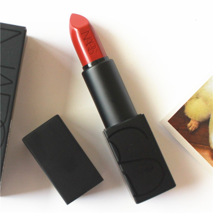 大牌口红vs平价替代色 (大牌口红低饱和色系)