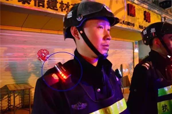 厦门元宵节灯会大街上,厦门街头的路灯