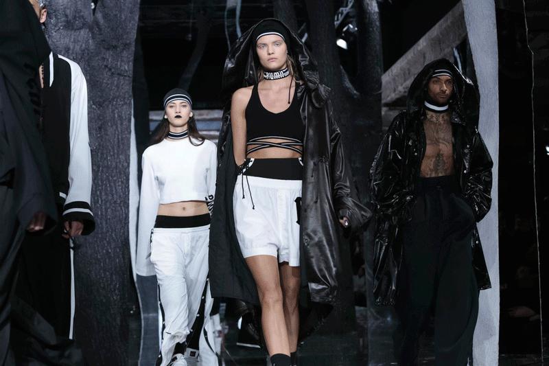 蕾哈娜模特维密秀,蕾哈娜服装设计师是谁