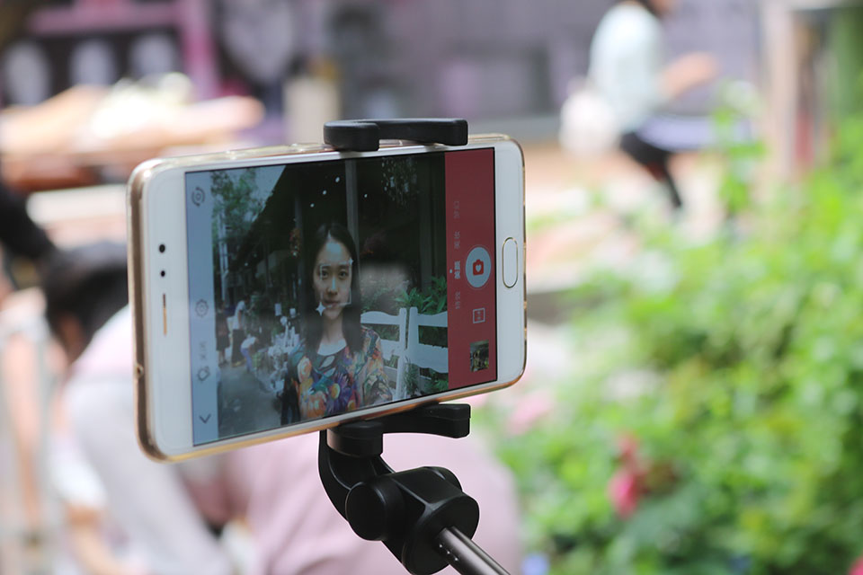 荣耀手机蓝牙自拍杆推荐,荣耀三脚架自拍杆无线版