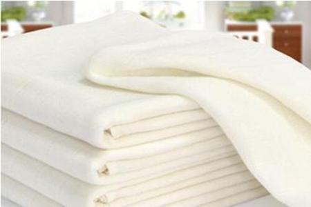 夏天出生的宝宝不用纸尿裤，还可以用什么？