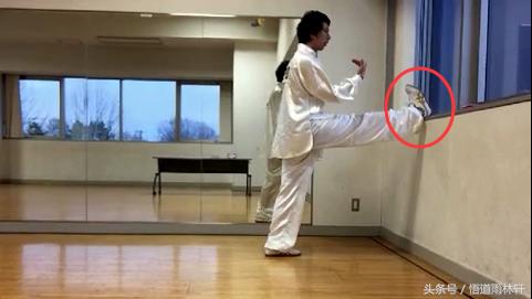 养生武术练习,少林武术基本功压腿