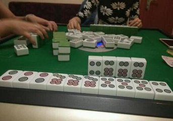 打麻将总输戴财神手串可以转运吗,打麻将的时候手气不好怎么转运