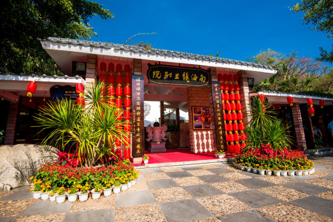 蓝天白云,椰风海韵,去三亚散散心吧