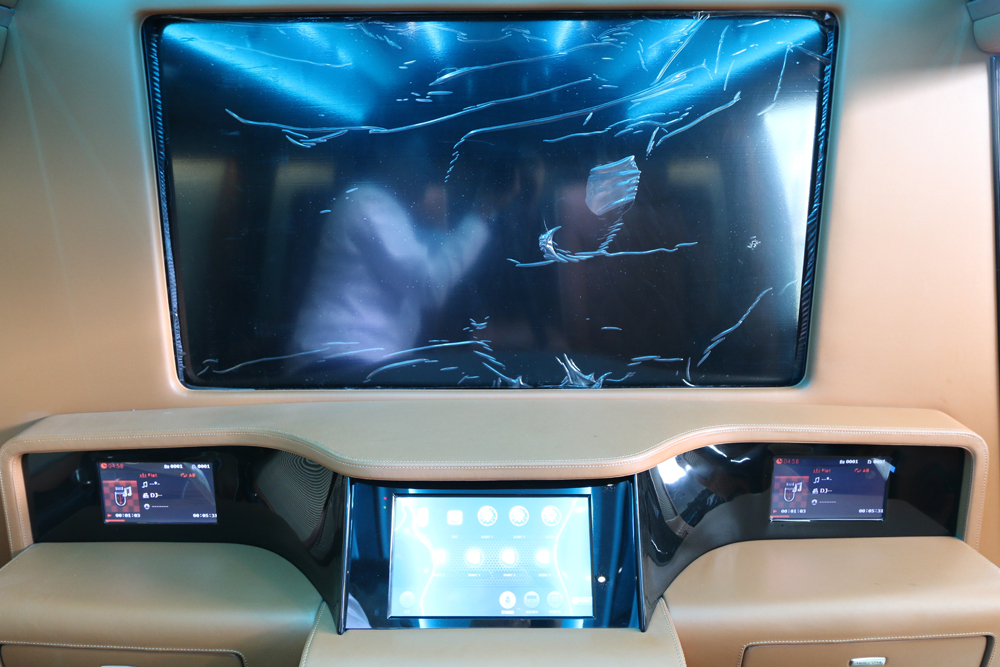 人民的名义车子片段,人民的名义考斯特片段