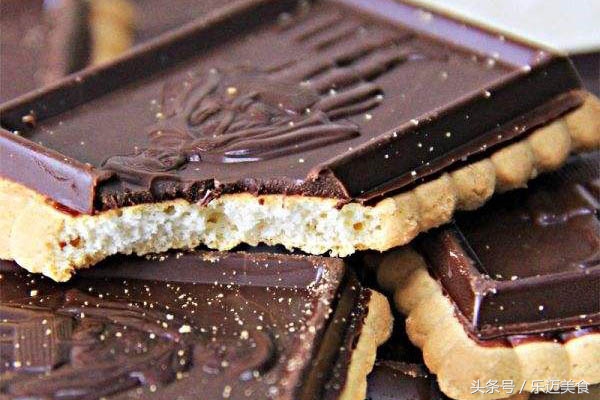 明明可以靠颜值偏靠吃,明明可以靠颜值偏要靠实力下一句