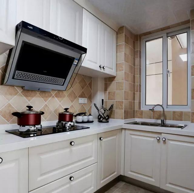 厨房烟道安装全过程视频,厨房外墙烟道开孔注意事项