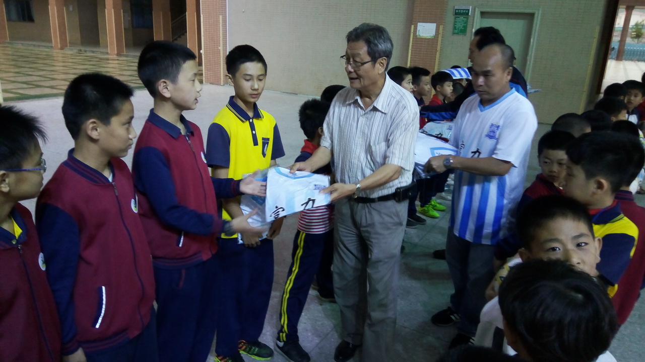 公益｜踢波咯，齐齐玩！富力携手民促会走进惠州