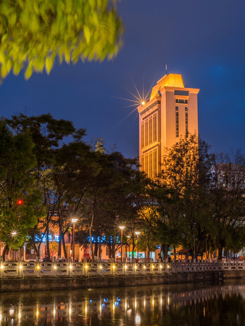 尼康85f1.8d夜景人像作品,尼康d5100501.8拍风景