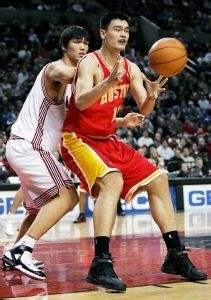 王治郅的梦幻步和欧洲步,王治郅内线脚步美如画