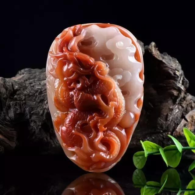 貔貅黄龙玉沙金佩戴有讲究,黄龙玉的貔貅戴着脖子上怎么戴