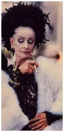 别跟老人比时髦，别不信，你老了可未必有他们会玩