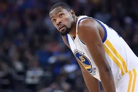 如果联盟都不给球员顶薪怎么办,球员拿底薪后可以直接拿顶薪吗