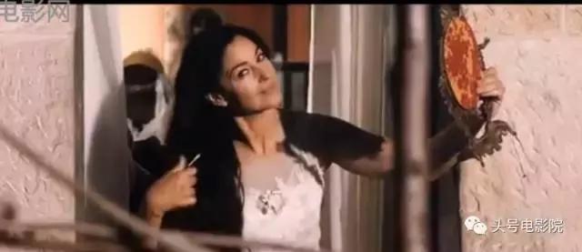 敢让这位国宝级女神上山下水也只有这位张艺谋的老朋友了