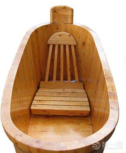 小浴室泡澡桶买什么样的实用,小户型家用木浴桶