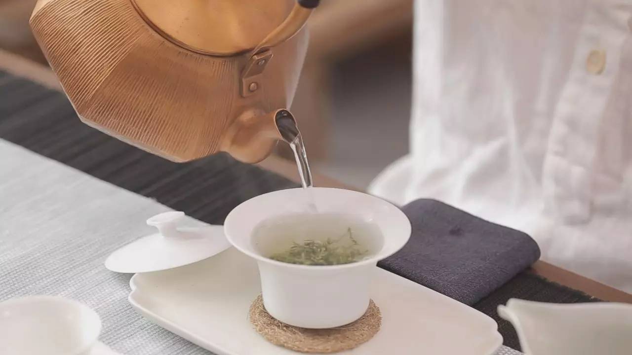 两度获世界金奖的江西遂川狗牯脑茶，茶名很奇葩，它为啥能获奖？