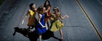 放荡王后，骑士与国王搞基，歌舞美剧暗黑童话