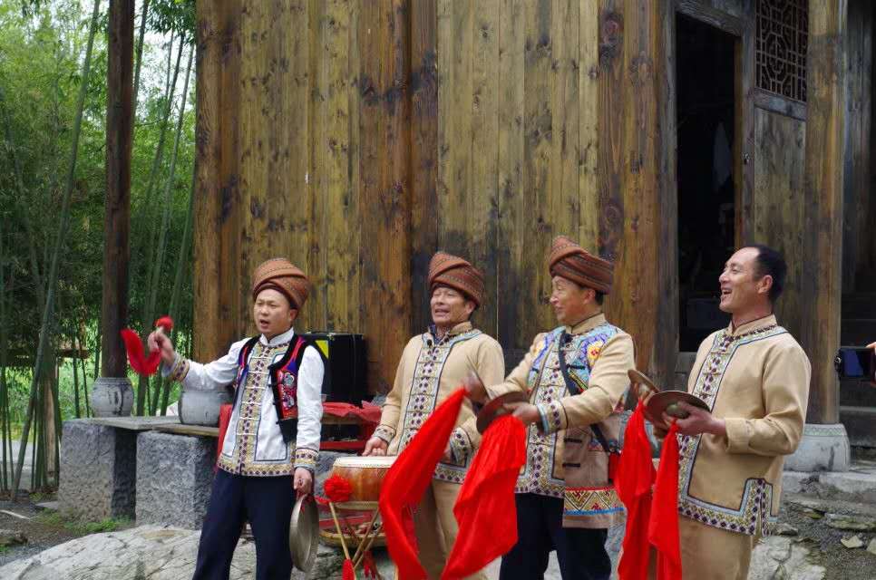 跟着爸爸去露营古镇,跟着爸爸去体验生活