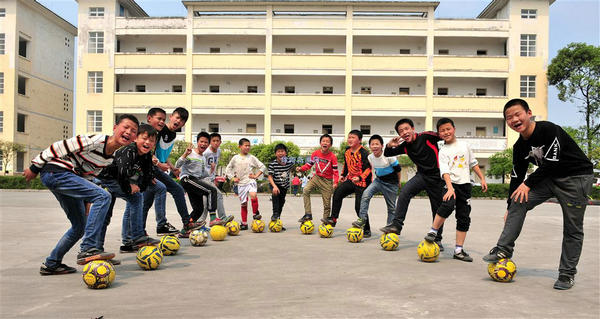 安州区迎新小学足球队全国第二,安州区迎新小学足球