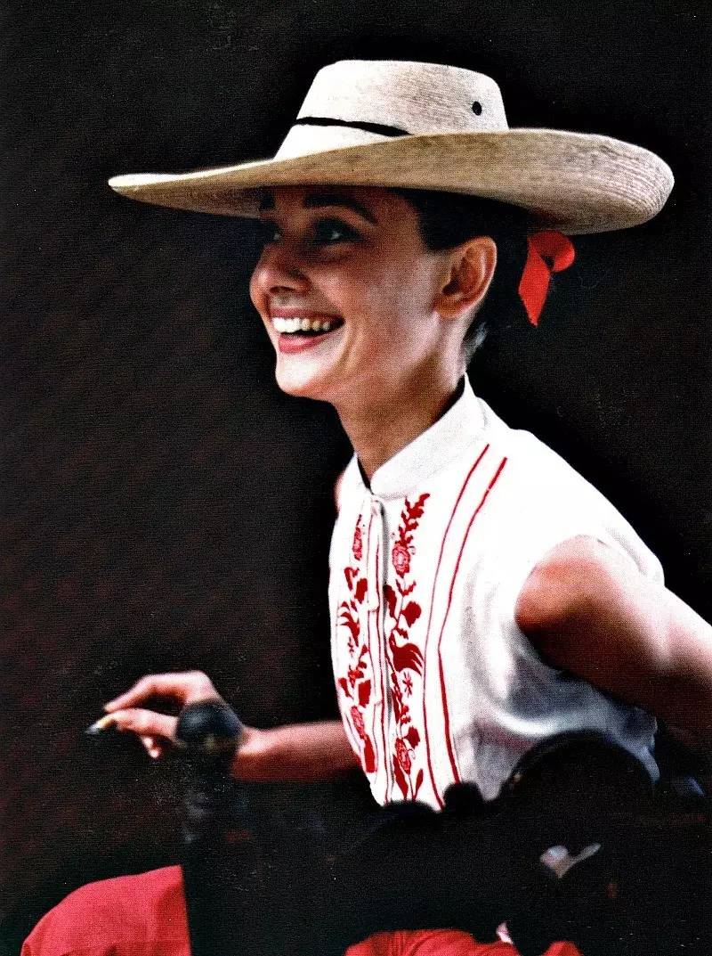 12月去摩洛哥穿衣搭配,摩洛哥情侣穿搭