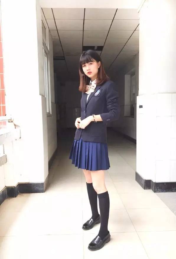 武汉高中校服最好看的几所学校,水果湖中学校服