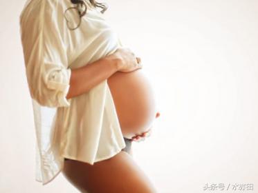 黄晓明公开baby孕照破代孕传闻！孕期肚子特别靠下为什么？