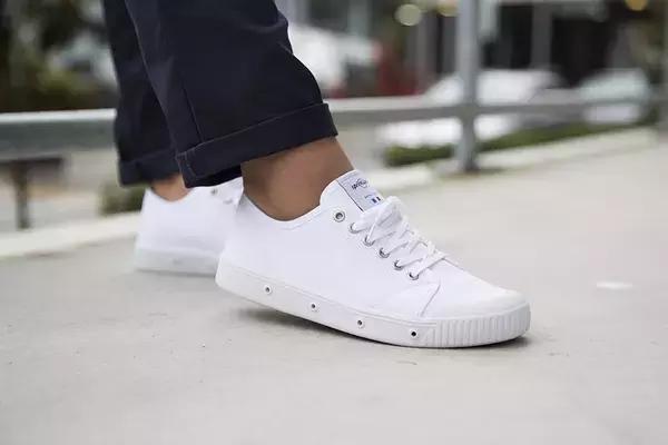 有没有跟vans差不多的,除了匡威耐克vans还有什么鞋