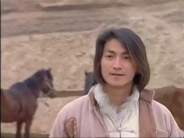 神似李小龙小伙子,长相酷似李小龙的人