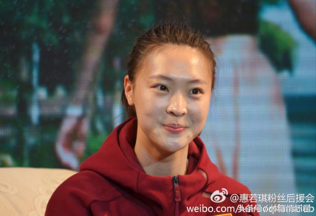 奥运冠军聚首公益惠若琪一枝独秀，陈一冰被调侃：离女排姑娘远点