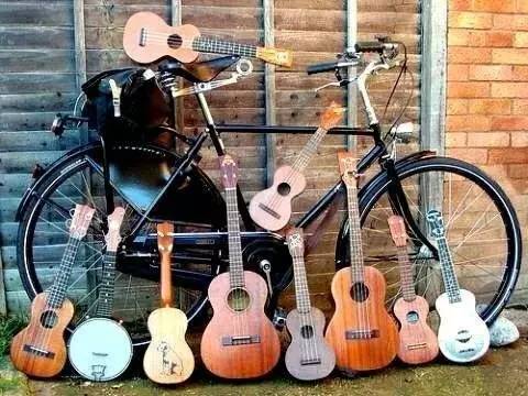 乐器小型尤克里里自学,小吉他尤克里里演奏