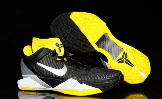 科比真正意义上的第一双耐克鞋,盘点科比的每一双球鞋