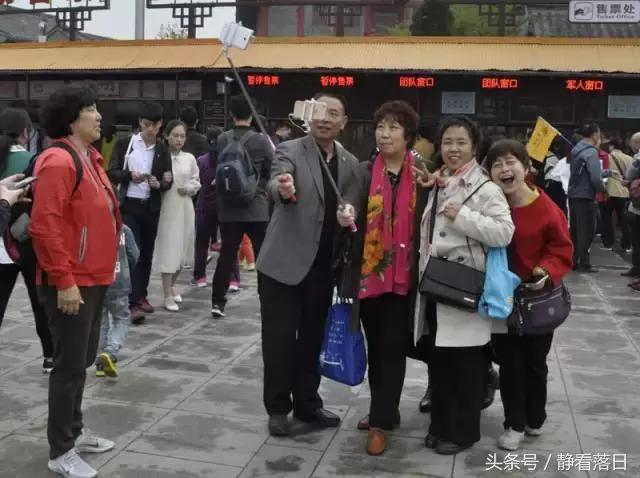 开怀一笑无忌惮，老怪小妖真齐全（红叶网老友聚会图文综合）