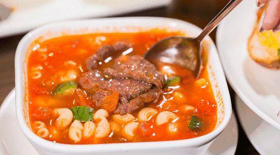 它要做江南西的兰桂坊！凌晨4点，还有很多人不肯回家……