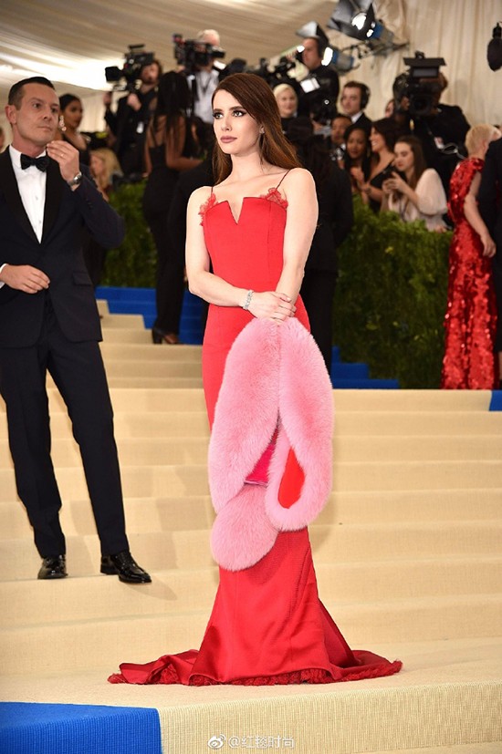 大幂幂大表姐美得稳妥可我更喜欢“玩很大”的日日和水果姐！