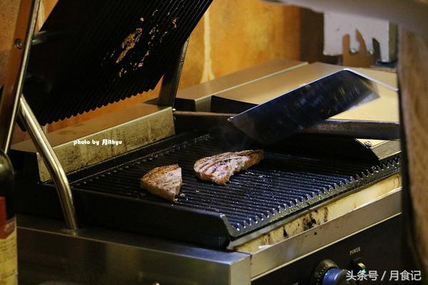 可边走边吃的牛排杯，美食新体验