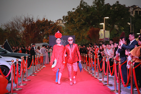 第四届2017重庆女神PARTY近千女神集体潮趴