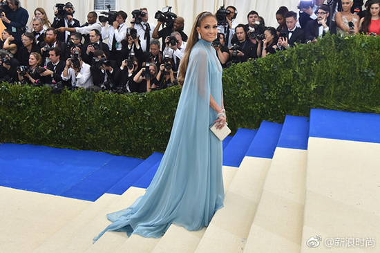 大幂幂大表姐美得稳妥可我更喜欢“玩很大”的日日和水果姐！