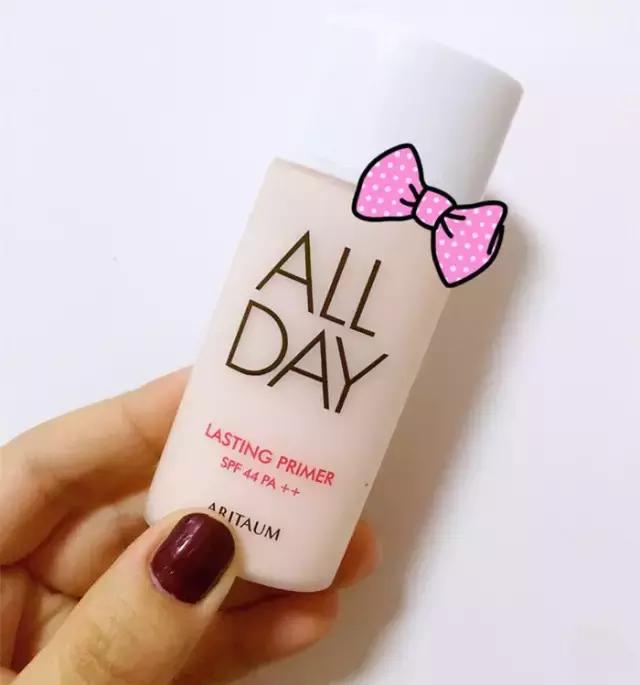 初学者化妆需要哪些东西和步骤呢 (初学化妆怎么选产品需要注意什么)