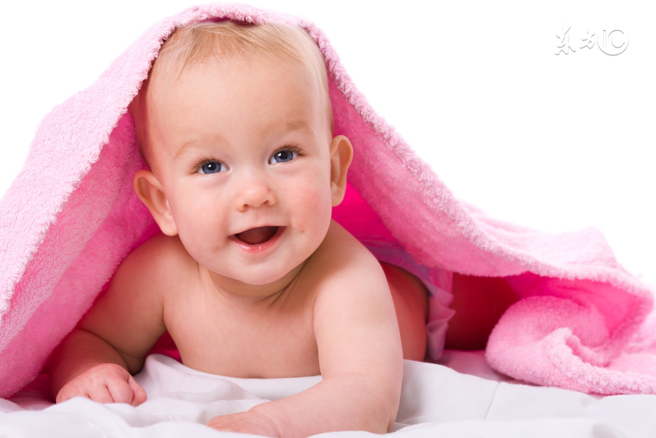 给婴幼儿洗澡时应注意什么,夏天给宝宝洗澡的正确方法