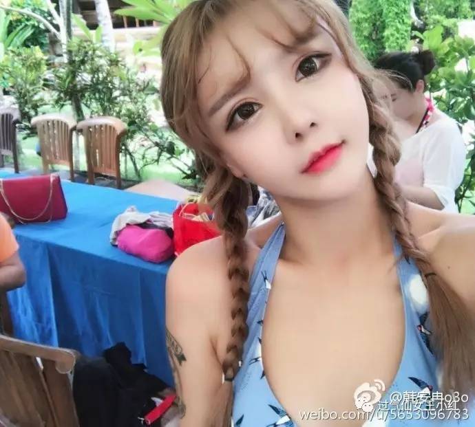 网红以前照片和现在照片转换,千万网红晒旧照对比现在