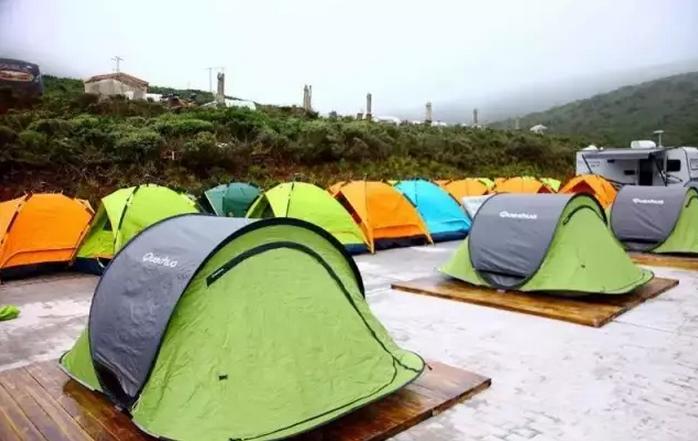 四川房车露营,川藏线上最火的房车露营基地