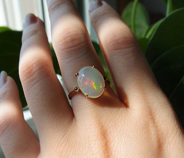 哪些情况下不能戴隐形眼镜,哪些情况珠宝不能戴