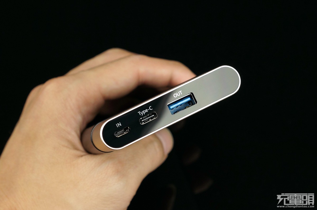 台电20000毫安快充充电宝测评,台电大屏数显18w双向快充充电宝